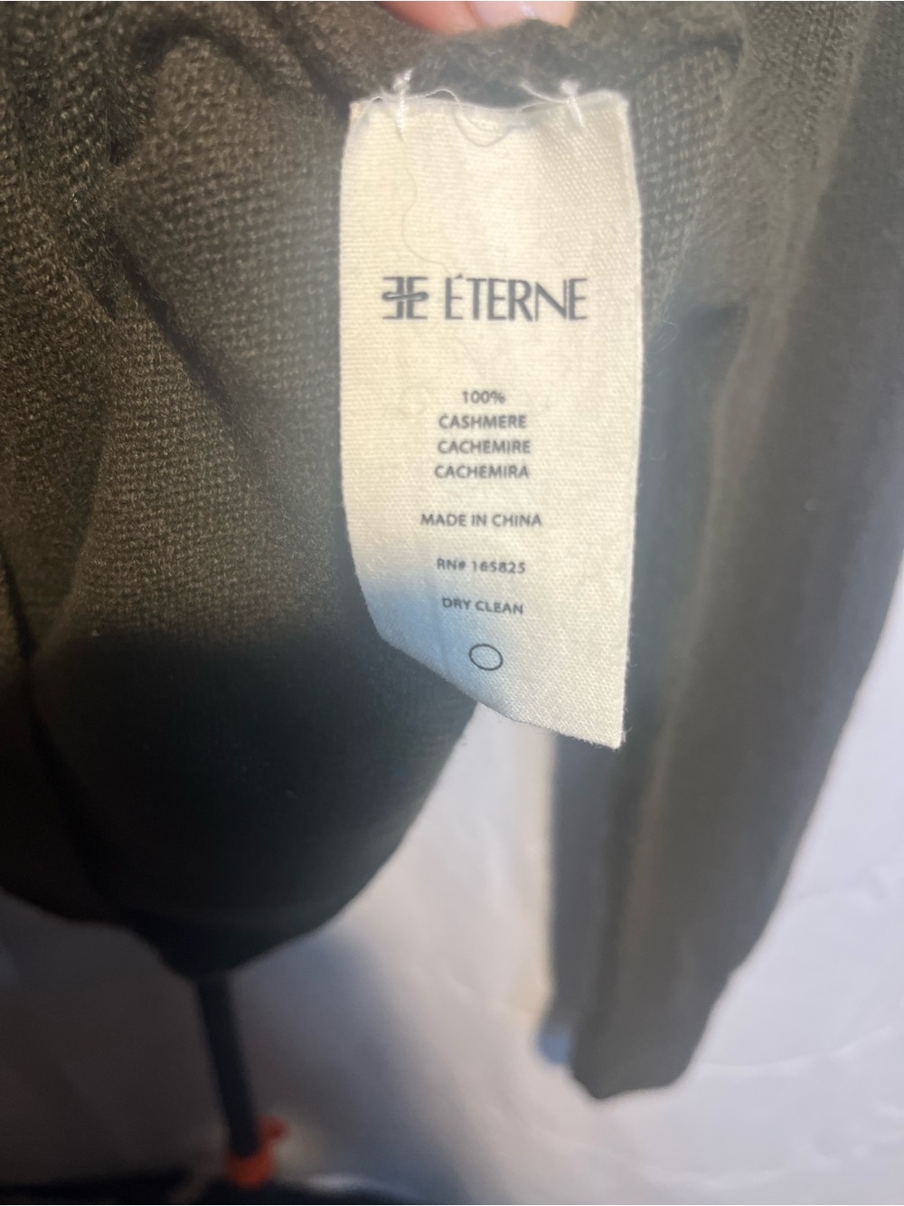 ÉTERNE Francis Classic Soft Crewneck Cashmere Sweater Olive & Burgundy
XS/S M/L - Picture 7 of 15